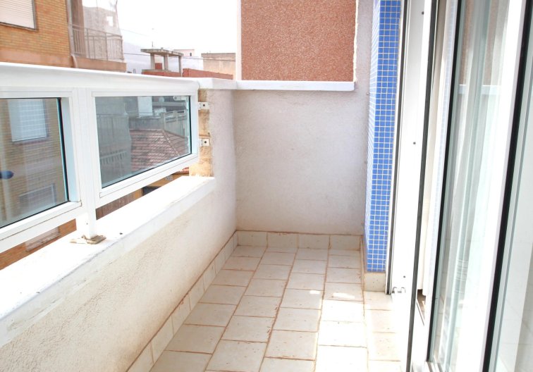 Segunda mano - Apartamento  - Torrevieja - Las Piscinas Naturales