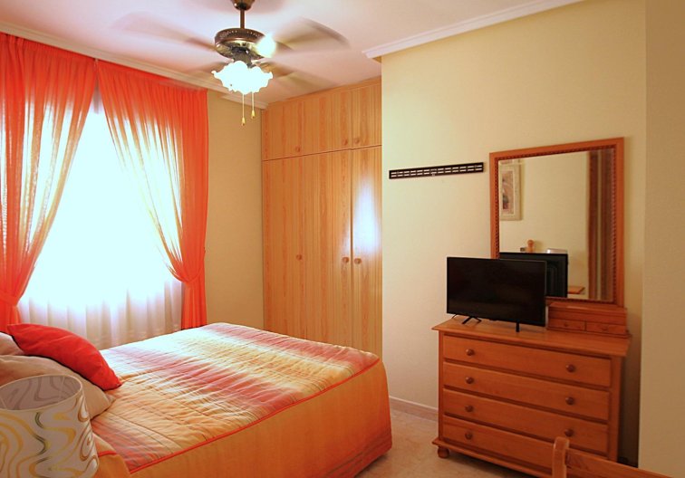 Segunda mano - Apartamento  - Torrevieja - Las Piscinas Naturales