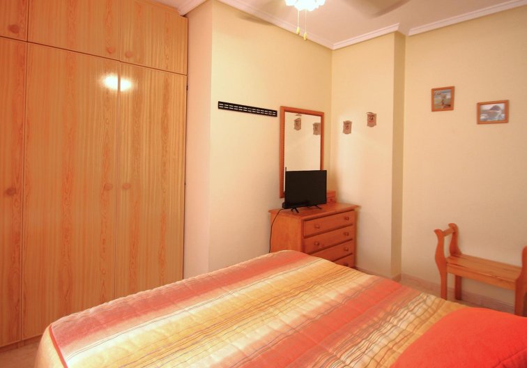 Segunda mano - Apartamento  - Torrevieja - Las Piscinas Naturales