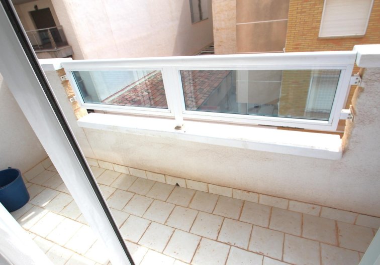 Segunda mano - Apartamento  - Torrevieja - Las Piscinas Naturales