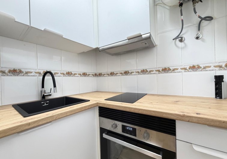 Segunda mano - Apartamento  - Torrevieja - Playa de los Locos