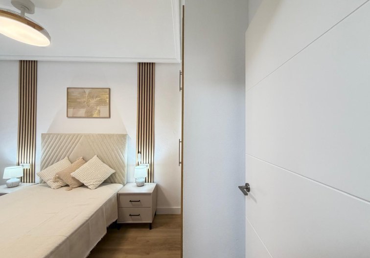 Segunda mano - Apartamento  - Torrevieja - Playa de los Locos