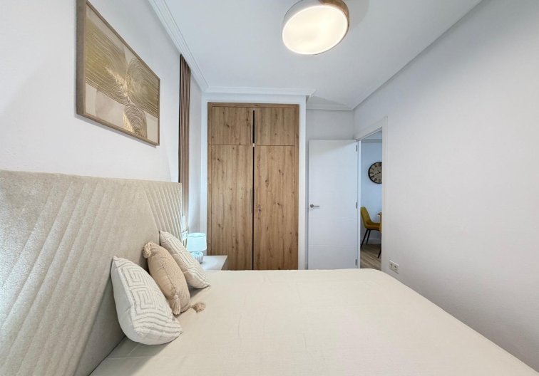 Segunda mano - Apartamento  - Torrevieja - Playa de los Locos