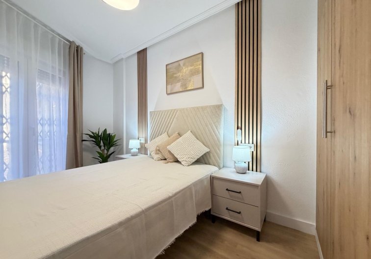 Segunda mano - Apartamento  - Torrevieja - Playa de los Locos