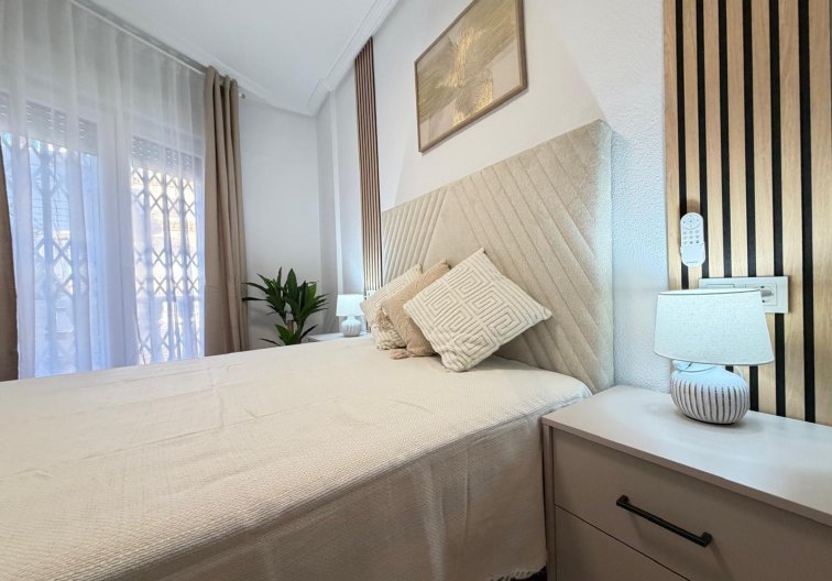 Segunda mano - Apartamento  - Torrevieja - Playa de los Locos