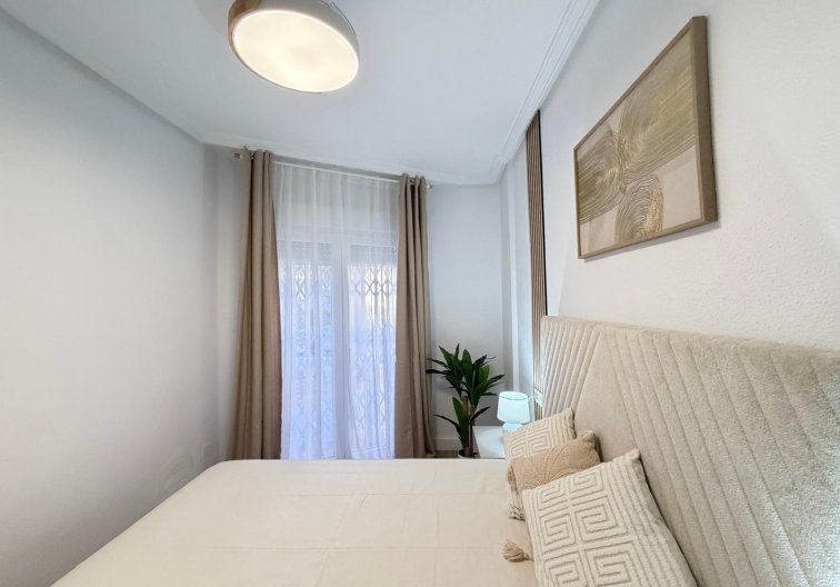 Segunda mano - Apartamento  - Torrevieja - Playa de los Locos