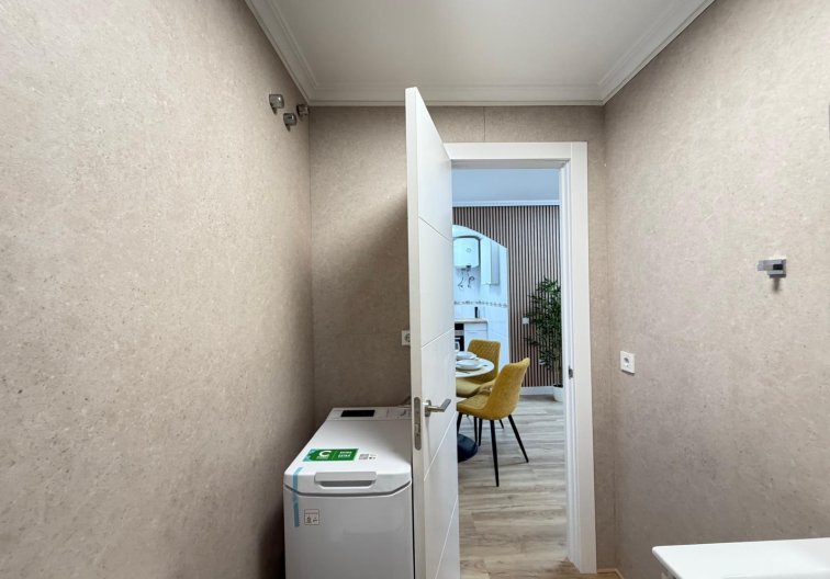 Segunda mano - Apartamento  - Torrevieja - Playa de los Locos