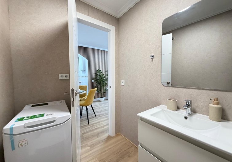 Segunda mano - Apartamento  - Torrevieja - Playa de los Locos