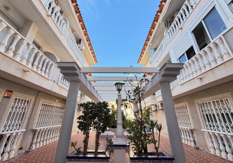 Segunda mano - Apartamento  - Torrevieja - Playa de los Locos