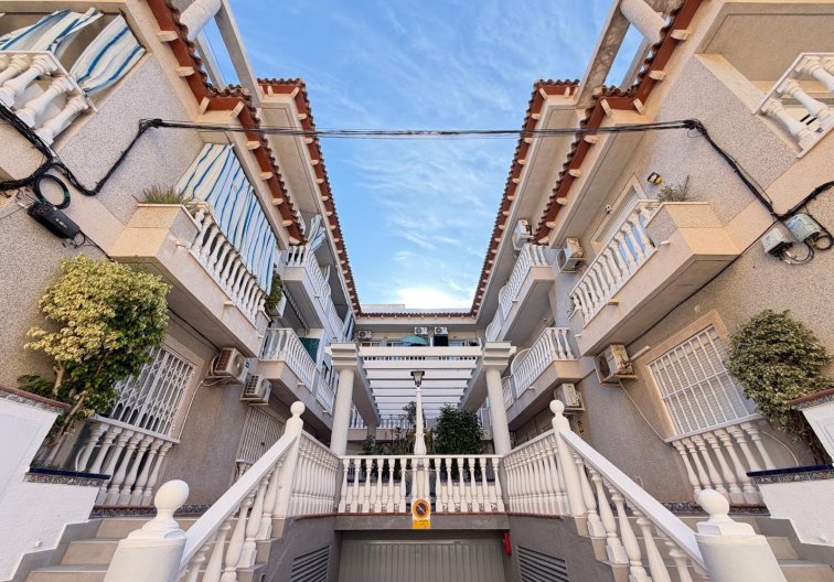 Segunda mano - Apartamento  - Torrevieja - Playa de los Locos