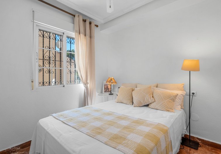 Revente - villa - Villamartin - Costa Blanca