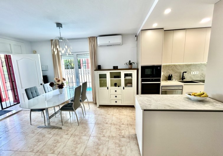 Segunda mano - town house - Dehesa de Campoamor - Costa Blanca