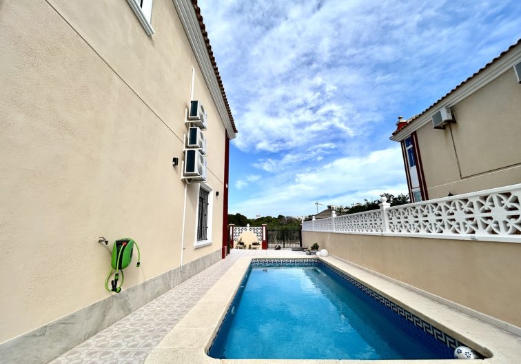 Segunda mano - town house - Dehesa de Campoamor - Costa Blanca