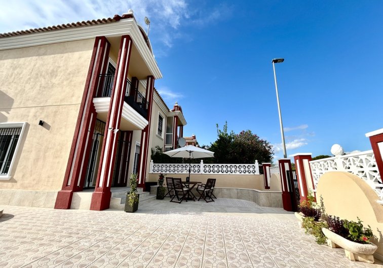 Segunda mano - town house - Dehesa de Campoamor - Costa Blanca